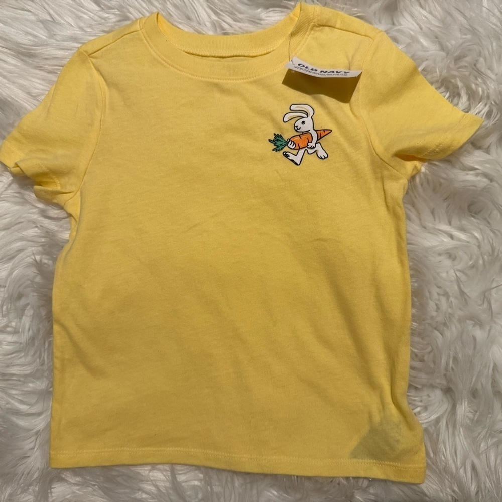 Old Navy NWT Yellow Kids Tee with Bunny and Carrot Short Sleeve Tee Size 3T New